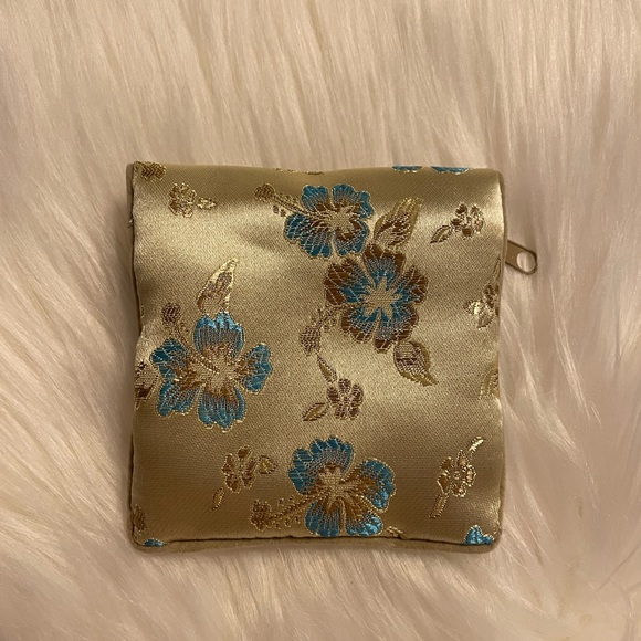 Honora Jewelry Pouch, Floral, Satin, Small, Euc - Picture 3 of 4